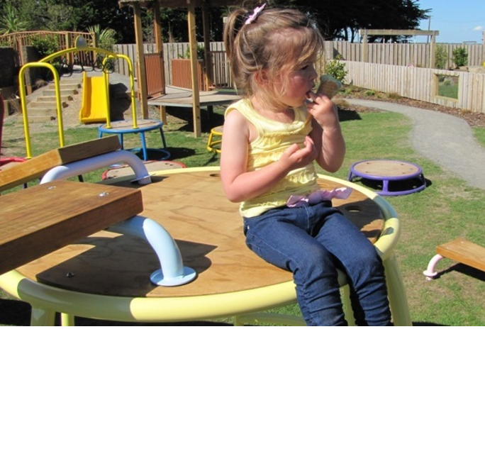 Мостик для двух платформ мобильных детских площадок