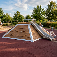 Пирамида с горкой из нержавейки