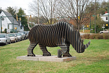 Носорог скульптура